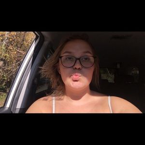 Meet your Posher, Whitney